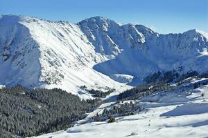 Schnee Berg Spitzen foto