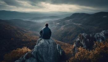 einer Person Wandern zu Berg Gipfel triumphierend generiert durch ai foto