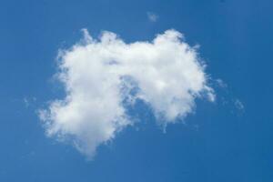 Blau Himmel mit Wolken isoliert foto