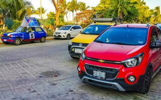 puerto escondido Oaxaca Mexiko 2023 typisch schön bunt Tourist Straße Bürgersteig Stadt puerto escondido Mexiko. foto