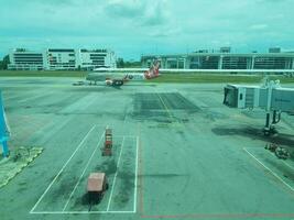 kuala lumpur, Malaysia im kann 2023. das Runway und Schürze von klia Terminal 2 Flughafen. foto