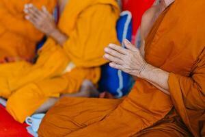 Buddha Statue im thailändisch Tempel, schließen oben von Foto vesak Tag, Makabuja Tag, asalha Puja Tag