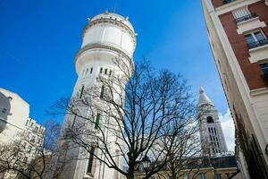 das Wasser Turm von claude Charpentier Platz im montmartre foto