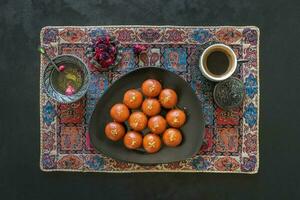 indisch traditionell Süss Gulab jamun, oben Aussicht foto