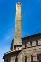 Garisenda Turm in Bologna Italien foto