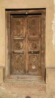 alt Holz Textur Tür beim lahore Fort foto