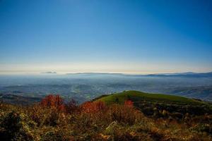 Nebel und Farben von den Hügeln foto