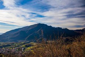 monte summano im herbst foto