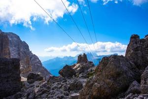 parallele Linien auf den Dolomitspitzen