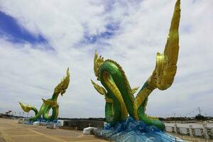 Naga Statue im Wahrzeichen von nicht khai, Thailand. foto