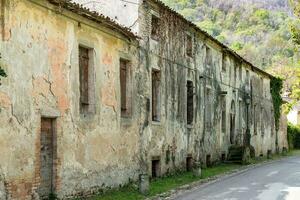 Valsanzibio, Italien-April 15, 2023-Ansicht von das Stadt, Dorf von valsanzibio während ein sonnig Tag foto