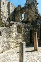 Canossa, Italien-Juli 31, 2022-Ansicht von das Kanossa Schloss Ruinen im das Provinz von Parma während ein sonnig Tag foto