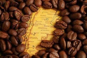 Bangkok, Thailand März 12, 2023 Kaffee Bohne auf Welt Karte, Einkaufen online zum Export oder importieren. foto