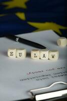 Wort EU Gesetz zusammengesetzt von hölzern Würfel. foto