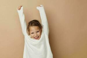 süß Mädchen Kinder Stil Emotionen Spaß isoliert Hintergrund foto