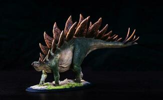 Dinosaurier Stegosaurus im das dunkel foto