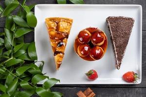 schöne Schokoladenkuchen Desserts, Draufsicht foto