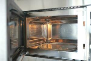 öffnen elektrisch Ofen beim Zuhause foto