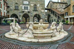 das contarini Brunnen im Bergamo alta Italien foto