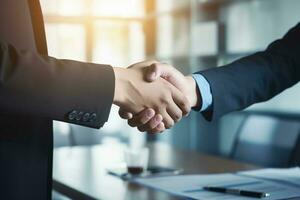feiern erfolgreich Geschäft Partnerschaften, Feste Handshakes im das geschäftig korporativ Welt foto