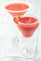 zwei Brille von Erdbeere Margarita Cocktail foto