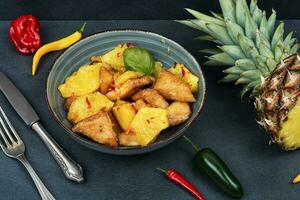 gegrillt Tofu mit Ananas. foto