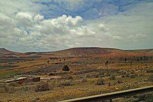 l Ruhe Sommer- wolkig Landschaft von das Spanisch Kanarienvogel Insel Lanzarote foto