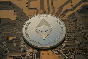 Ethereum Kryptowährung Münzschaltung Motherboard foto