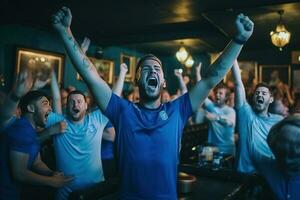 Gruppe von Fußball Fans Jubel schreiend erziehen Hände. ai generiert foto