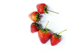 Erdbeeren auf weißem Hintergrund foto