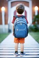 Schüler Junge mit Rucksack auf Weg zu Schule. Konzept von zurück zu Schule. ai generiert foto