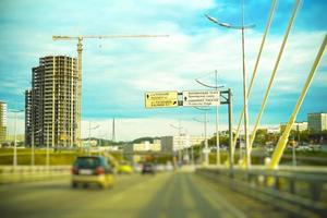 ein Wegweiser auf der goldenen Brücke foto