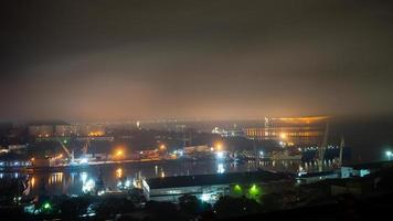 Nachtlandschaft von Wladiwostok Stadtlandschaft foto