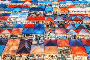 Zugnachtmarkt in bangkok