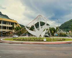 mahe Seychellen 3.07.2023 Zweihundertjahrfeier Monument, aufgerichtet im 1978 zu gedenken das 200 .. Jahrestag von das Stadt, Dorf von Viktoria, erstellt durch das spät Italienisch Künstler Lorenzo appiani, mahe Seychellen foto