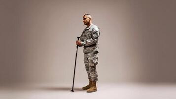 voll Länge Porträt von blind deaktiviert Soldat mit Gehen Stock auf ein grau Hintergrund. generativ ai. foto