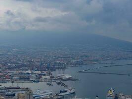 das Stadt von Neapel im Italien foto