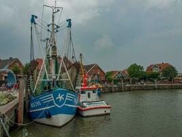 Der Hafen von Neuharlingersiel foto