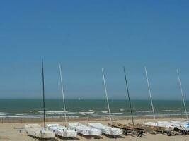 das Stadt von Ostende und das Belgier Küste foto