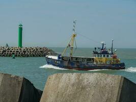 das Stadt von Ostende und das Belgier Küste foto