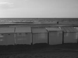 das Stadt von Ostende und das Belgier Küste foto