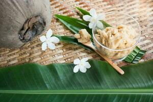 Palme Zucker Kokosnuss Banane Blatt im Thais traditionell Süßigkeiten foto