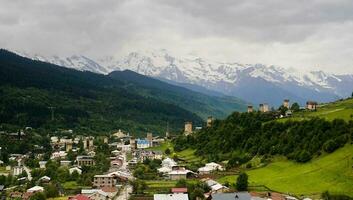 Swanetien. Schwan Türme im Mestia svaneti Region von Georgia. uralt steinig Turm foto