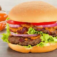 kostenlos Foto groß Sandwich - - Hamburger Burger mit Rindfleisch, rot Zwiebel, Tomate und gebraten Speck