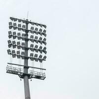 Kricket Stadion Flut Beleuchtung Stangen beim Delhi, Indien, Kricket Stadion Beleuchtung foto