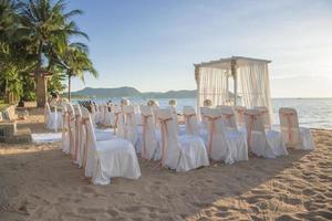 Hochzeits-Setup am Strand foto