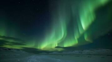 das Nord Beleuchtung Tanzen über das Arktis Himmel foto