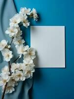 tropisch Blumen- Hintergrund mit leer Papier Kopieren Raum. Raum zum Text foto