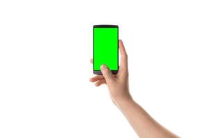 männliche Hand hält schwarzes Smartphone. isolierter Bildschirm mit Chroma-Key und alle auf weißem Hintergrund.