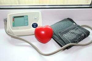 automatisch tragbar Blut Druck Monitor foto